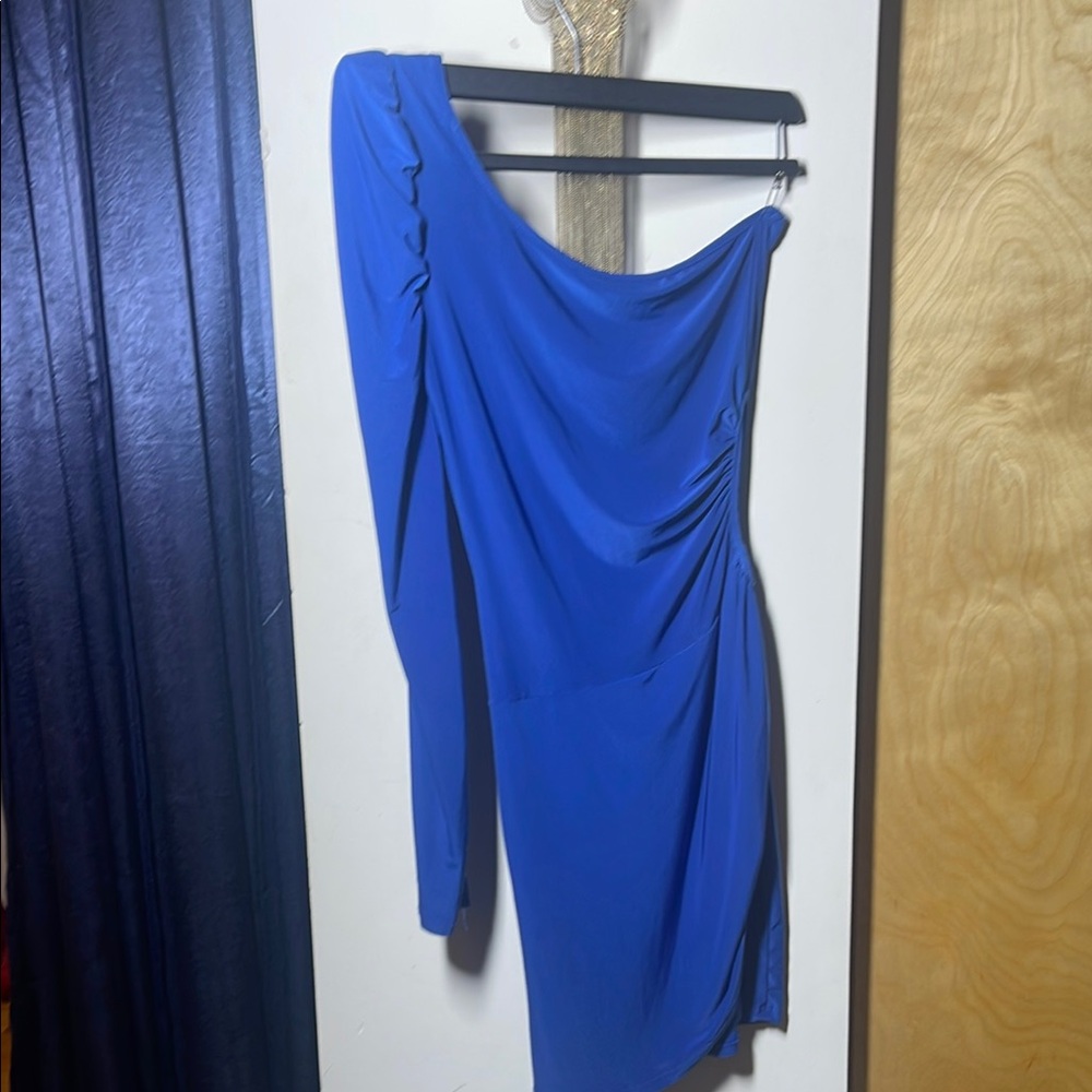 Elegant Blue One-Shoulder Dress Left cut out detail